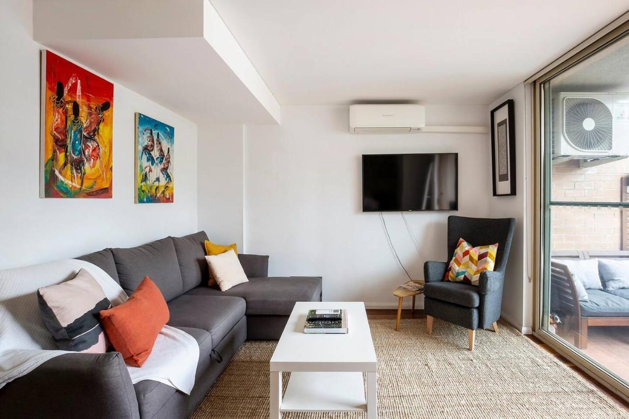 Harbourside At Woolloomooloo With Balcony Views Apartment
