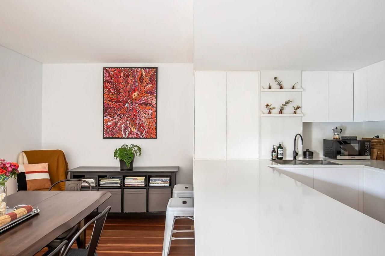 Harbourside At Woolloomooloo With Balcony Views * Sydney