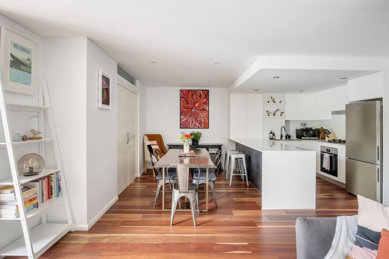 Apartment Harbourside At Woolloomooloo With Balcony Views *